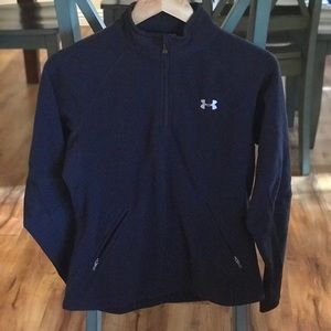 Black fleece Under Armour woman’s sweatshirt